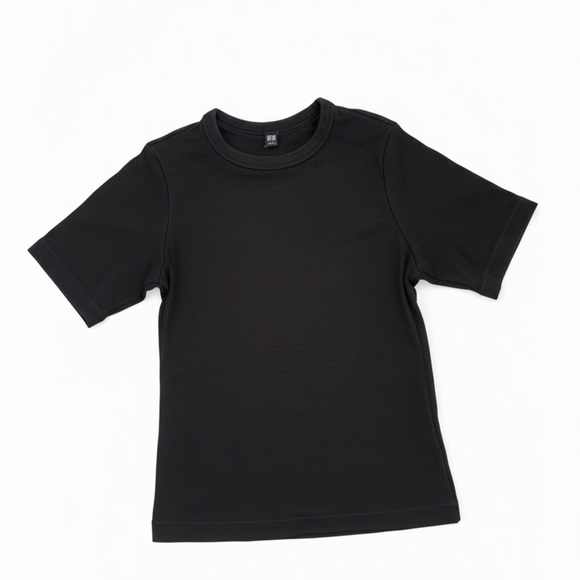 3/$15 Uniqlo Women's Black Blouse - Picture 1 of 1